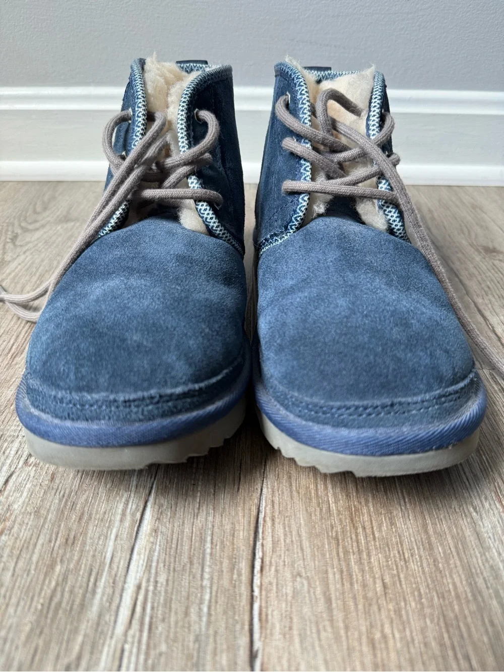 UGG KIDS Neumel Boots Tread Lite Suede Boots Sherpa Comfy Navy Blue Size Kids 4